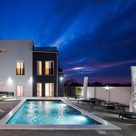D-palace Tatil Evi Zarovic