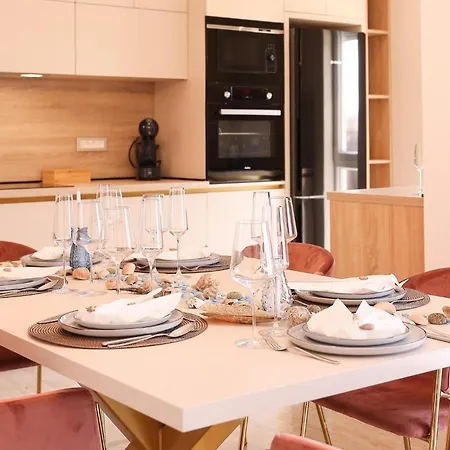 D-palace Holiday home Zarovic