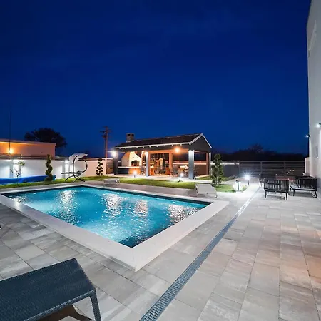 D-palace Tatil Evi *