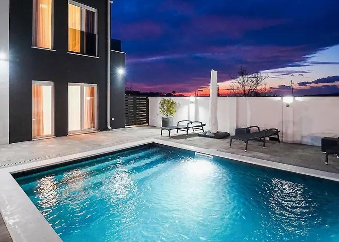 Дом отдыха D-palace Zarovic